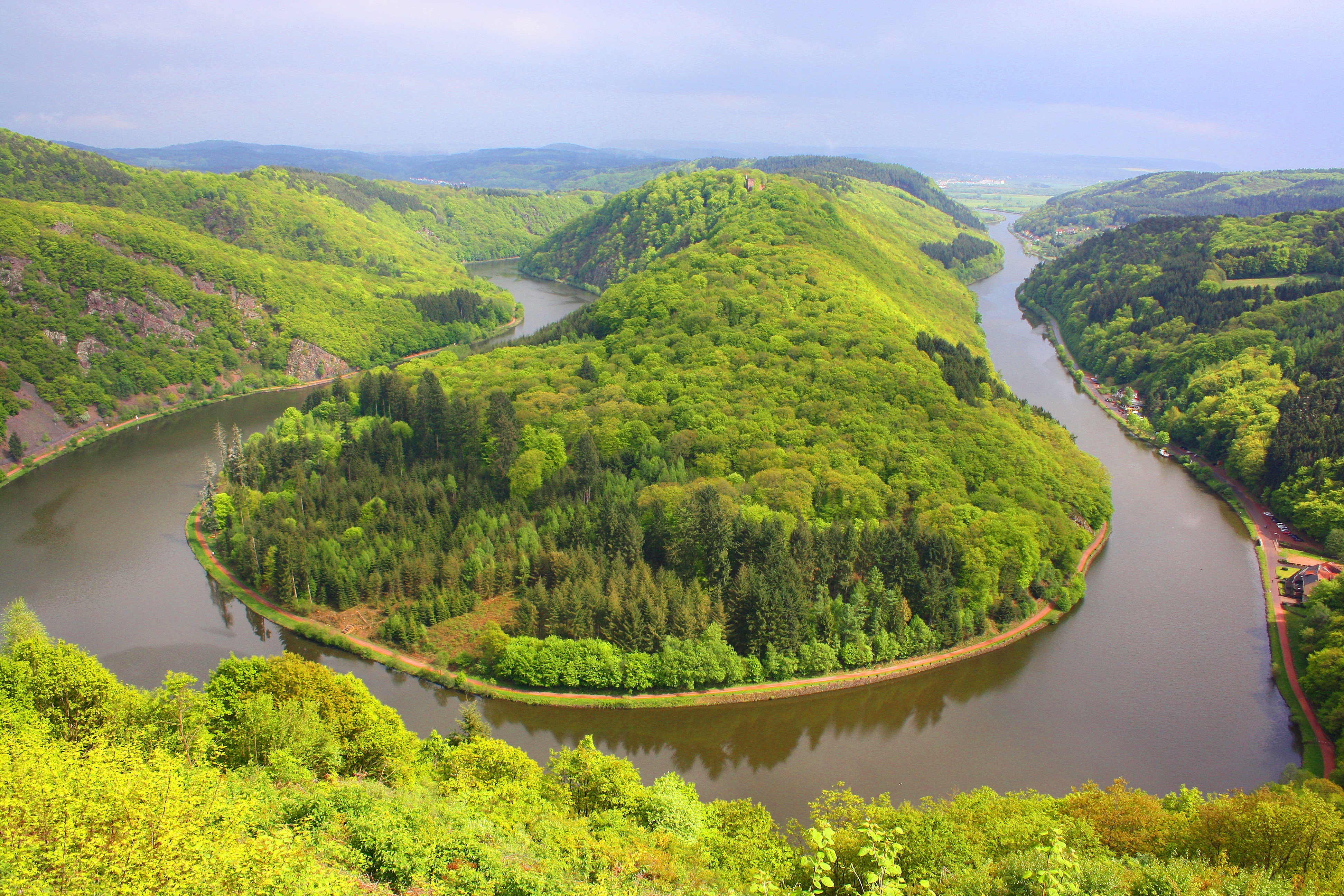 К чему снится река. Река Саар Германия. Саар Германия природа. Саар HBK. Извивы реки это.