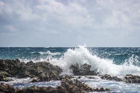 Sea Wave and stone