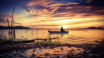 Design Fishing Boat sunset