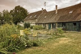 geen Field House Landscape