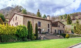 House Architecture and Lawn