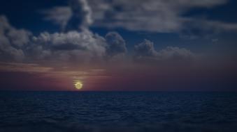 Beautiful waterscape with the sea dreams, at colorful and beautiful sunset, among the clouds