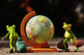 Frogs Travel Go Away figures