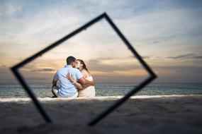 Couple Kiss Ocean