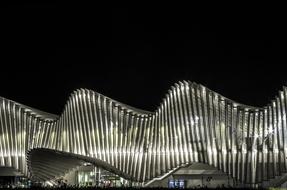 Calatrava Night waves