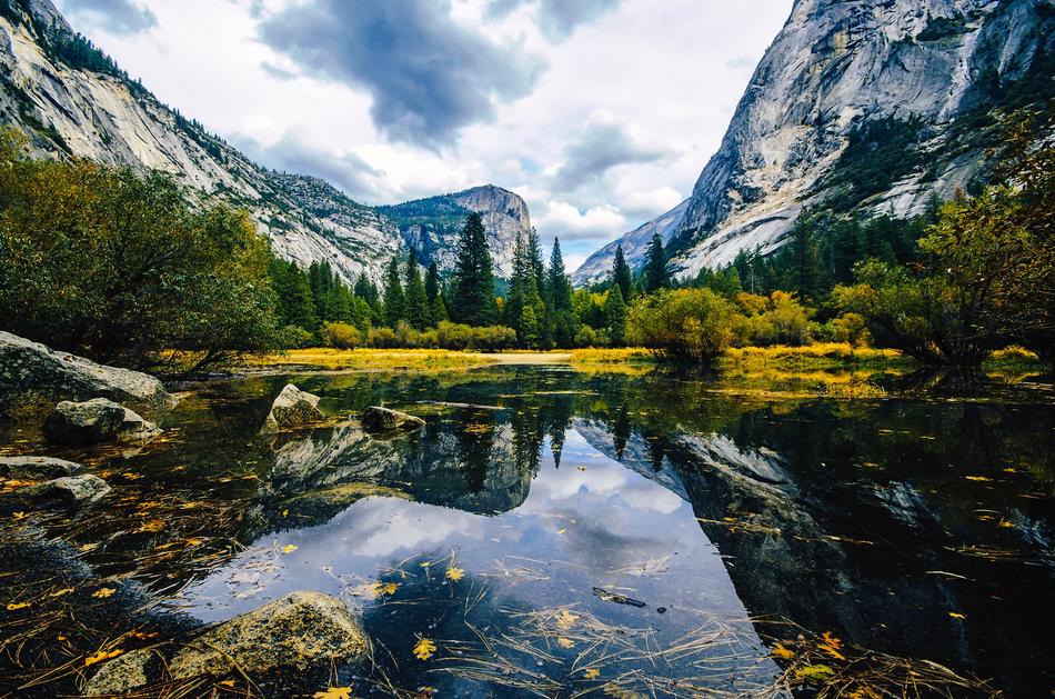 Mirror Lake Yosemite National Park mountains