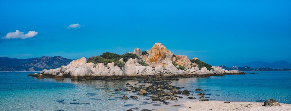 Beach Island roks