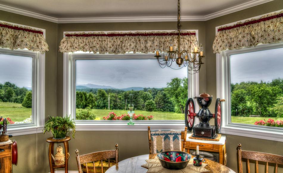 Vermont Scenery Rural Dining table