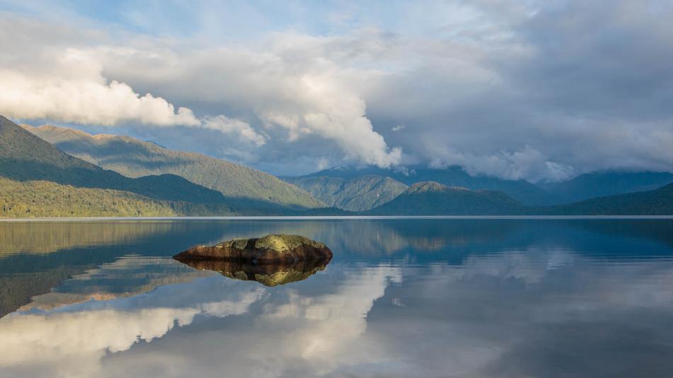 Lake Kaniere in New Zealand