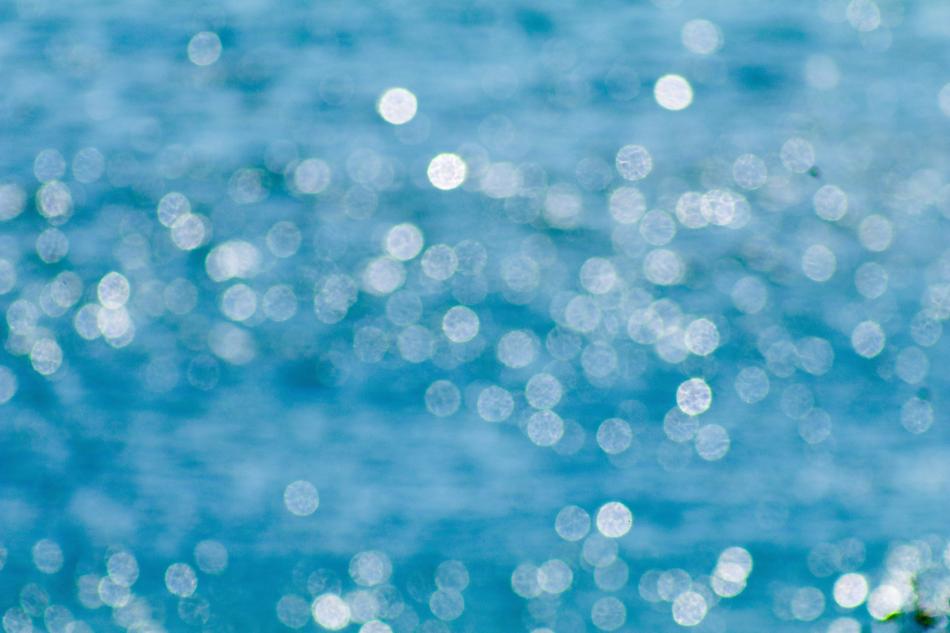 blue ocean glare