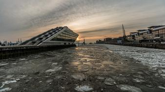 ice on the river in hamburg