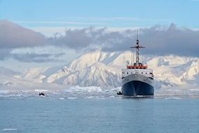 Snow Sea boat