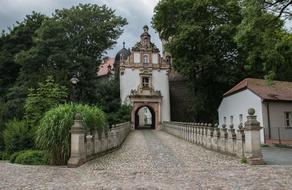 entrance to the pointed castle