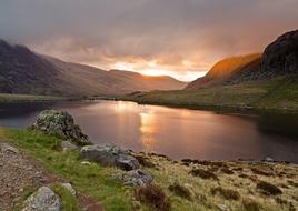 Llyn Idwal Lake Dawn Sunrise