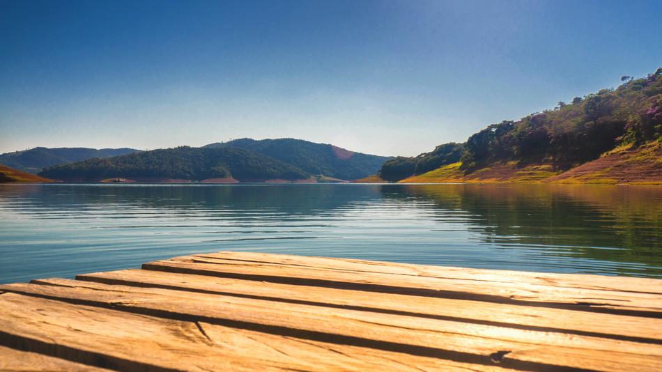 Dam Agua Lake