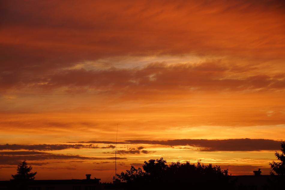 West The Sun Sky