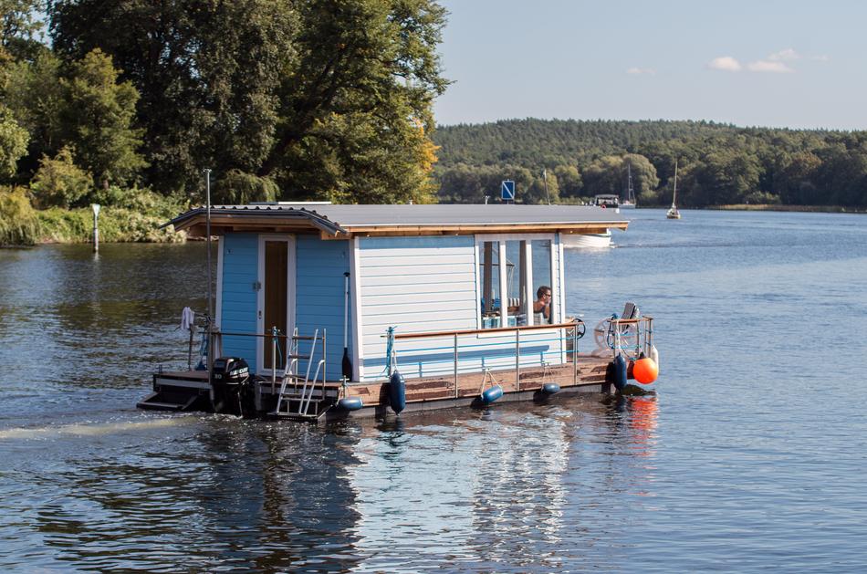 Houseboat at Lake