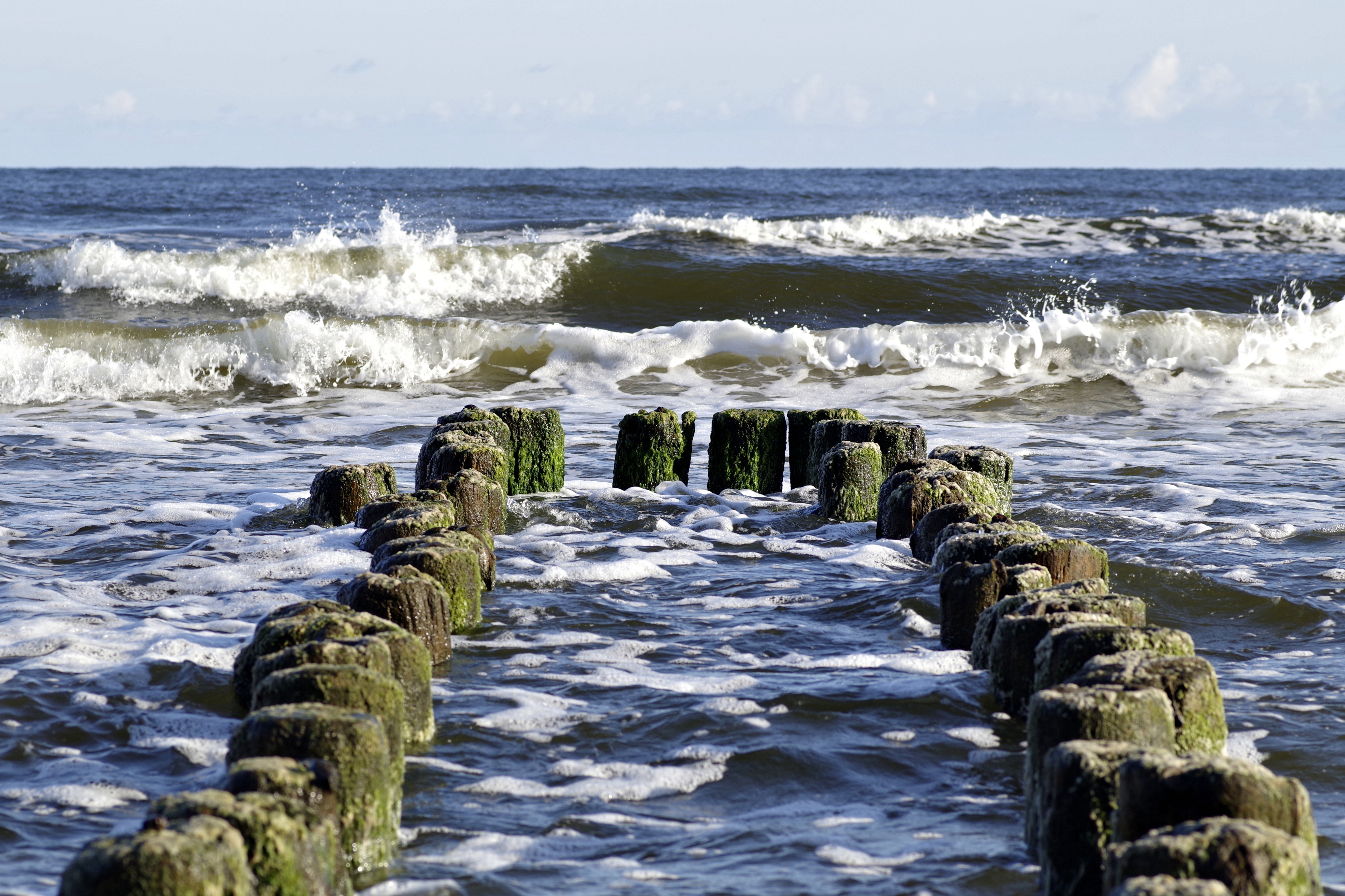 Балтийское море волнорезы