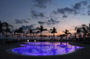 Hotel Vacation Modern