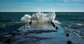 Wave Pier spray