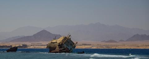 Sea Ship wreck Sunken