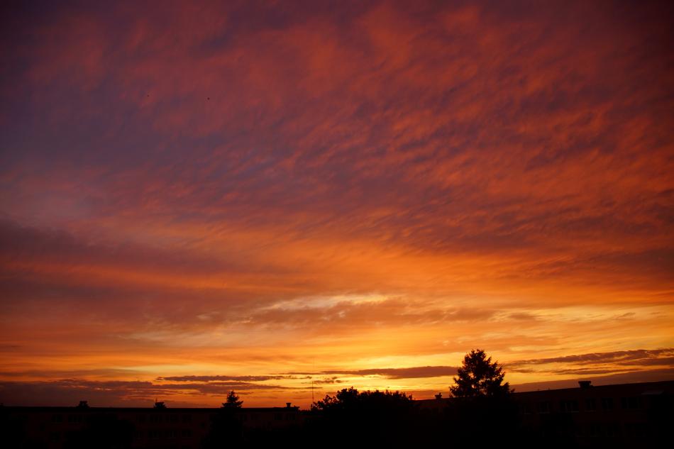 West The Sun Sky
