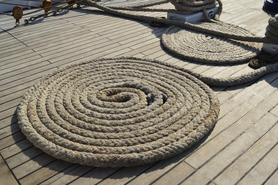 Rope on Cape Boat