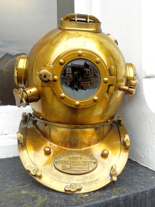 Diving Helmet