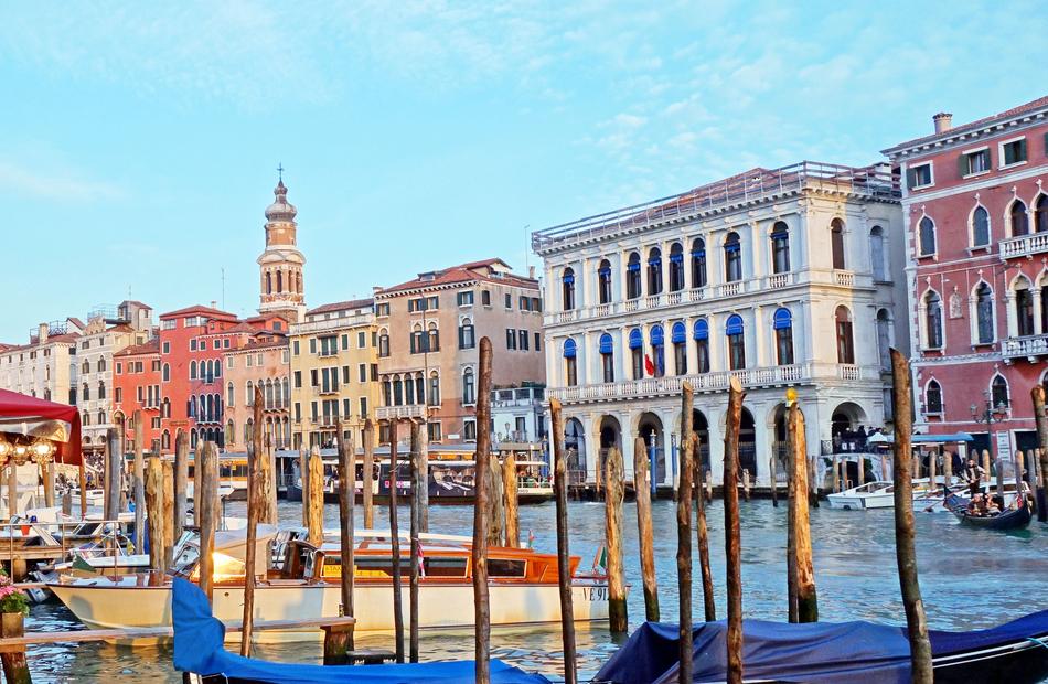 View Venetia Holiday