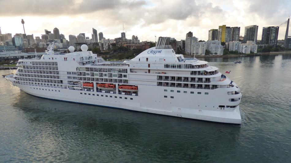 Cruise Ship Luxury Regent Seven