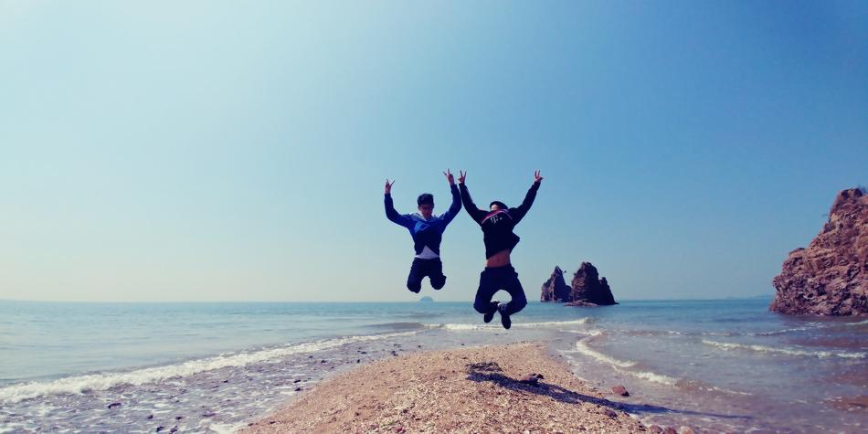 happy people by the sea