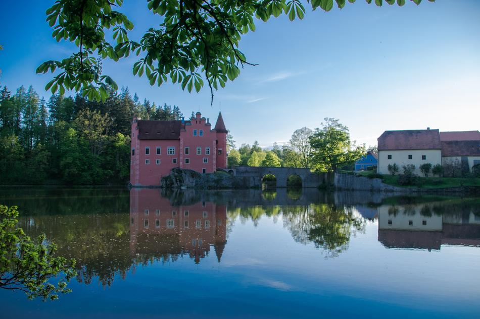 ÄervenÃ¡ Lhota Castle Sunset