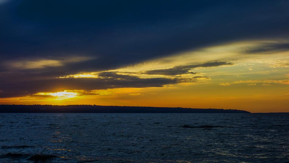 Twilight sunset on the sea surface