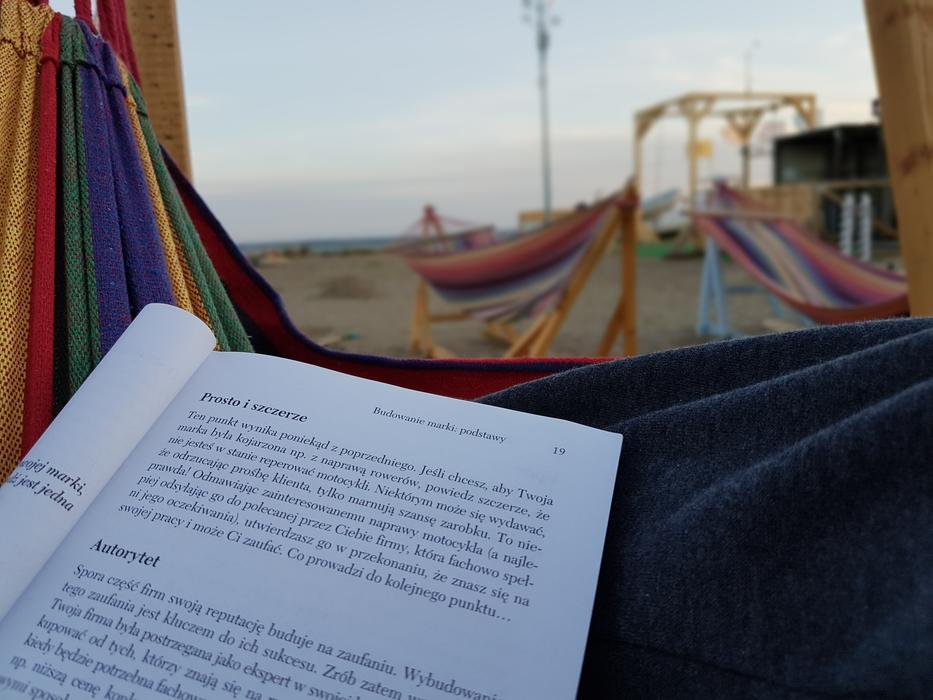 Holidays Book Relax