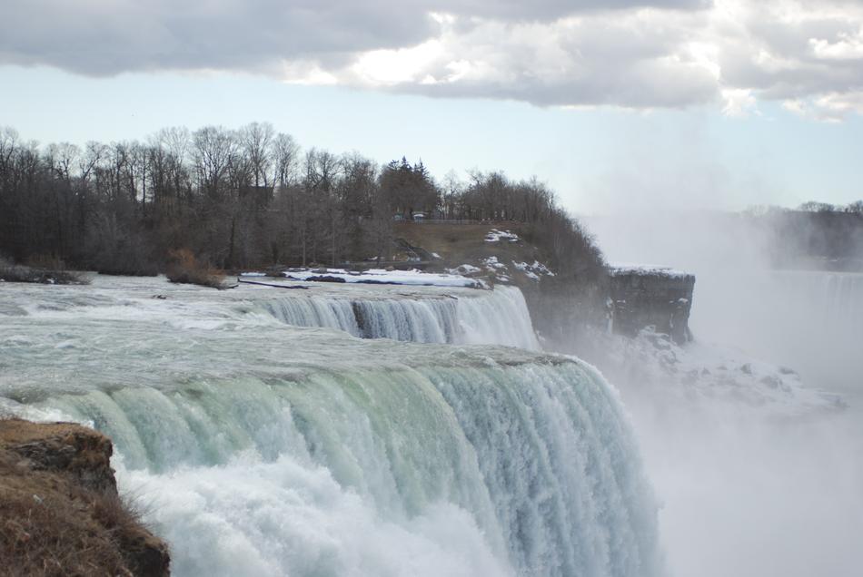niagara waterfalls view from the hill