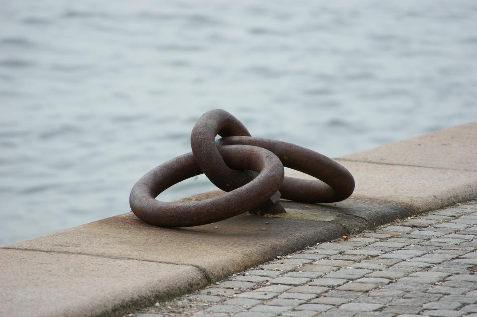Iron rings chained to rocks