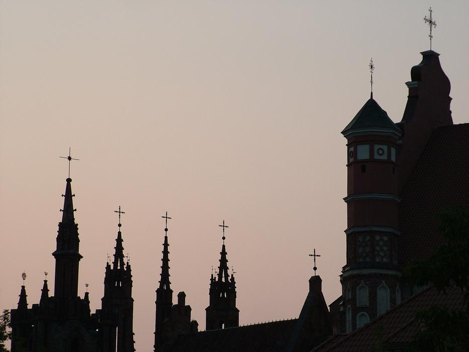 houses with crosses on the roof