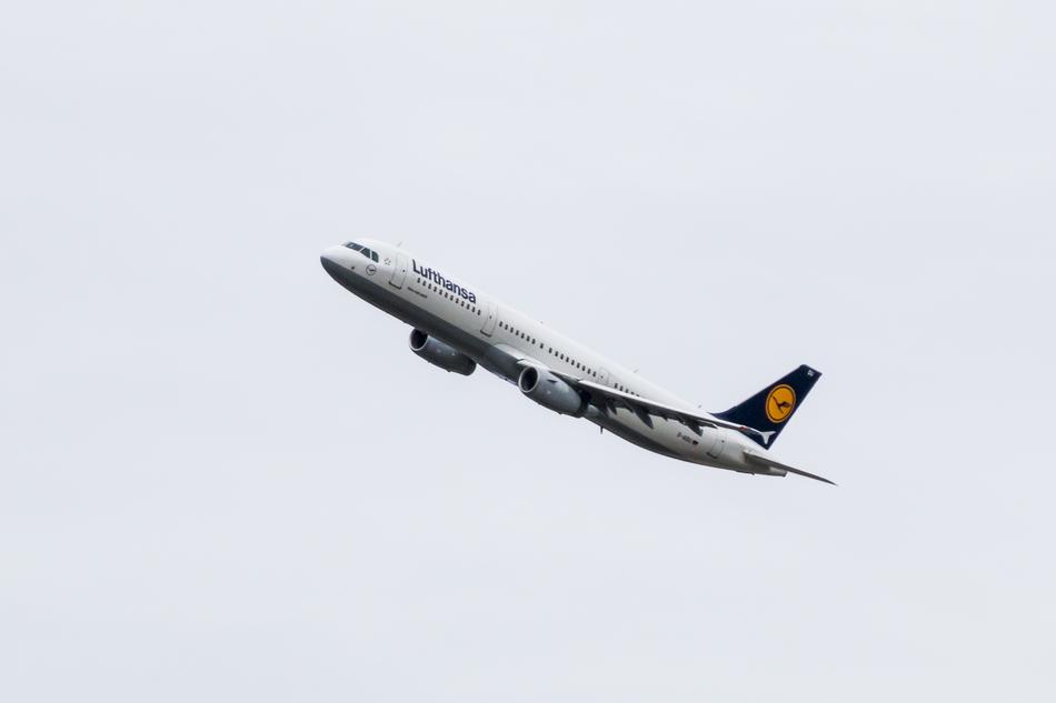 Aircraft Flying Sky