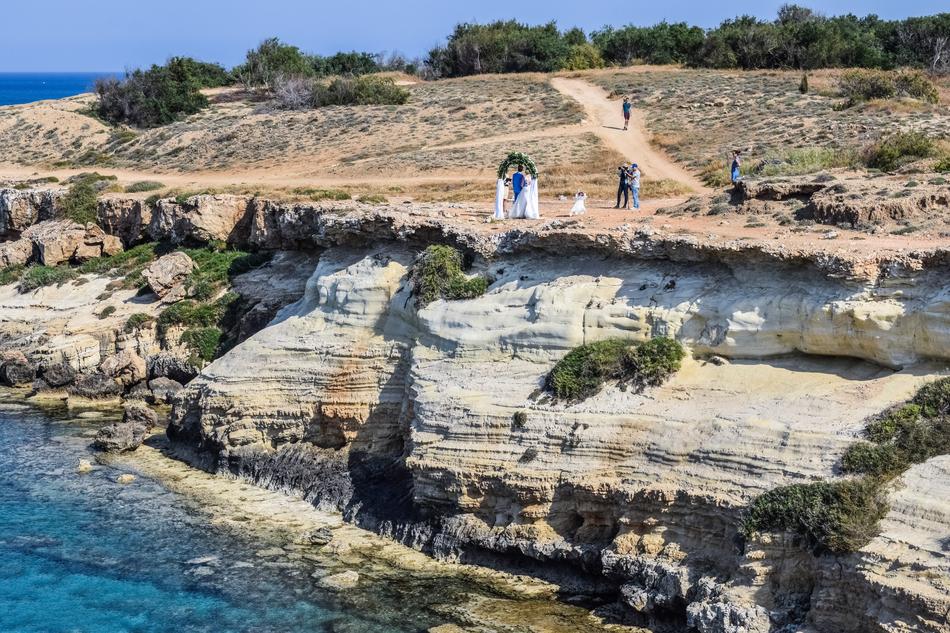 wedding event on the cliff