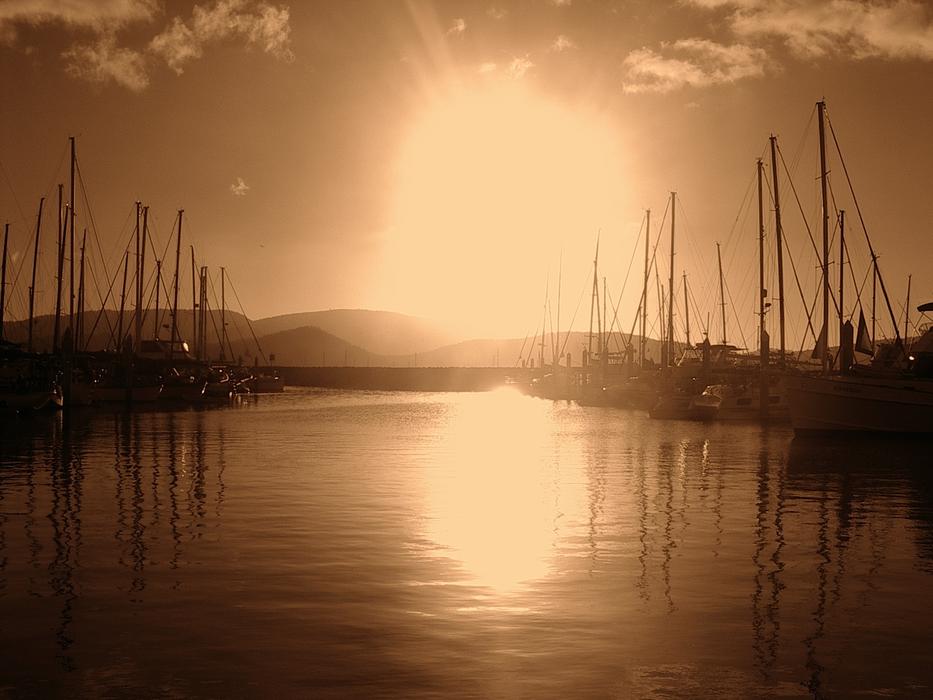 Sunlit yacht port