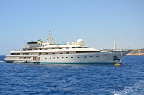 Red Sea Pierce Pontoon