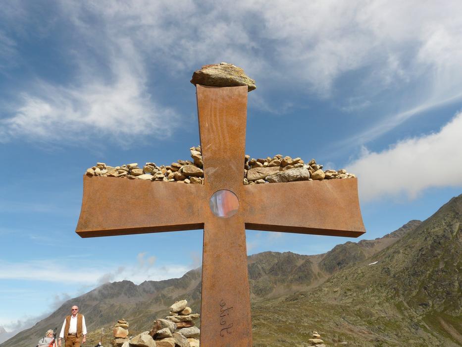 Cross Summit wood