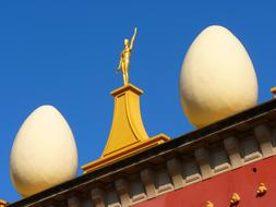 Figure Golden Egg roof