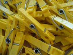 Klamnmers Yellow