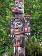 Totem Pole Faces statue