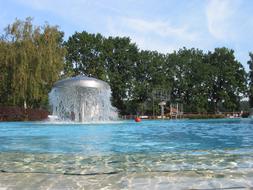 utdoor pool fountain