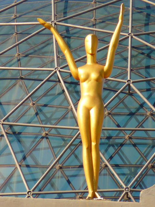 Figure Golden Glass