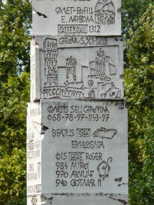 background on a stone column in Girona
