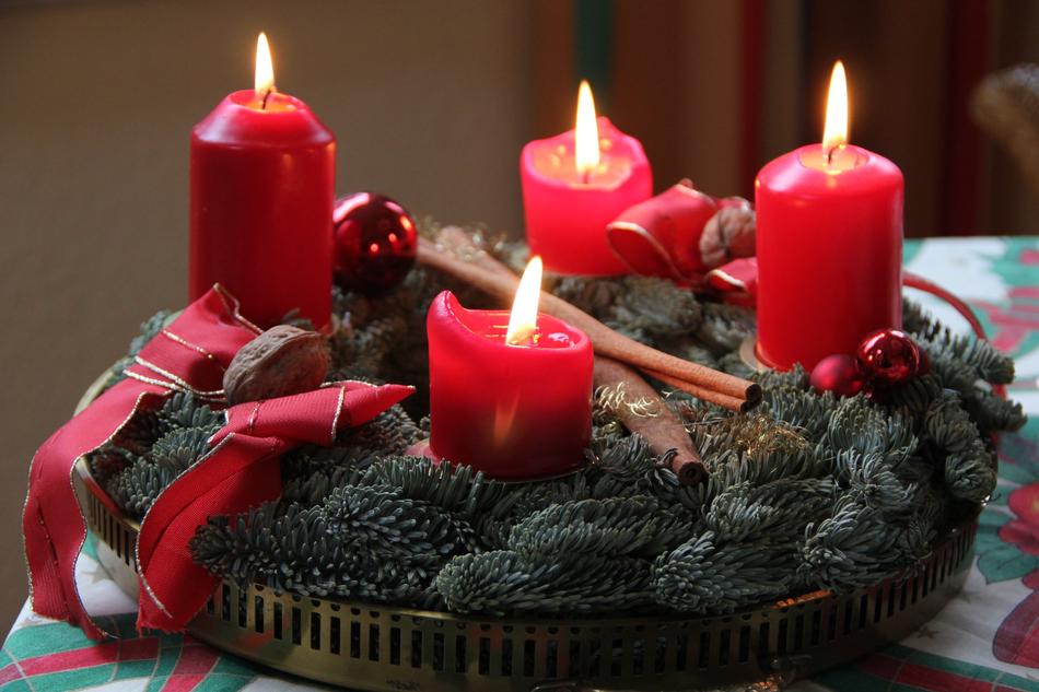Advent candle red