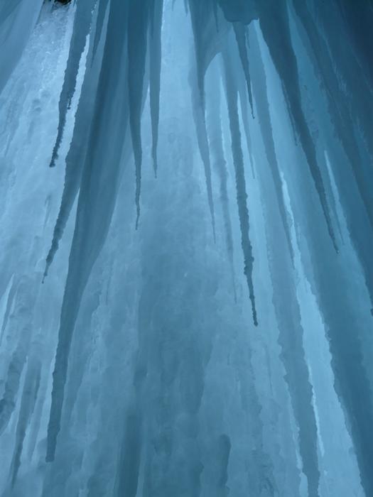 Curtain Icicle Formations